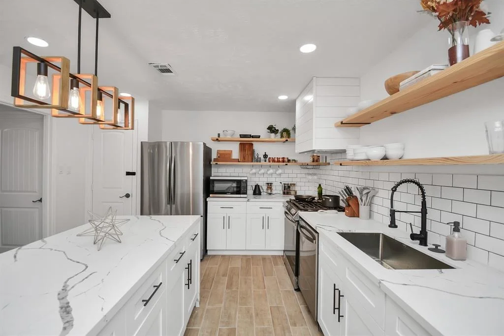 Photo of 9603 Sharpview Drive