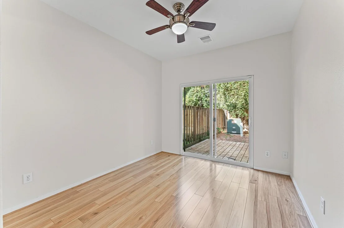 Photo of 50 Lakeridge Drive