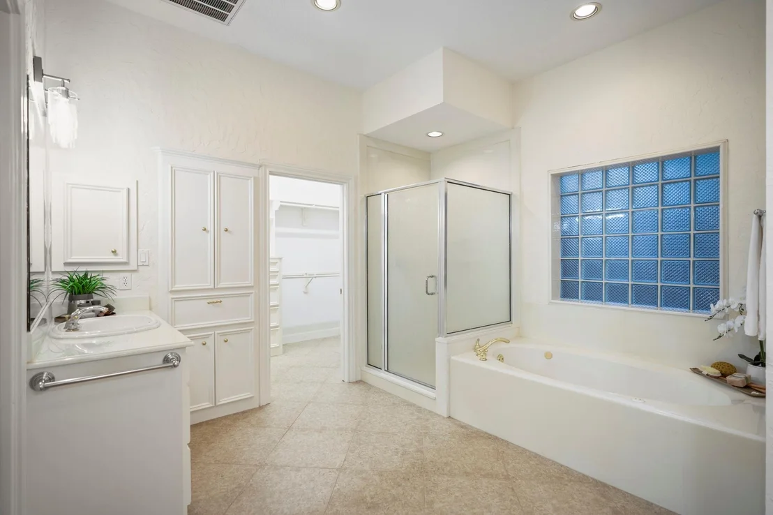 Photo of 46 Hillock Woods