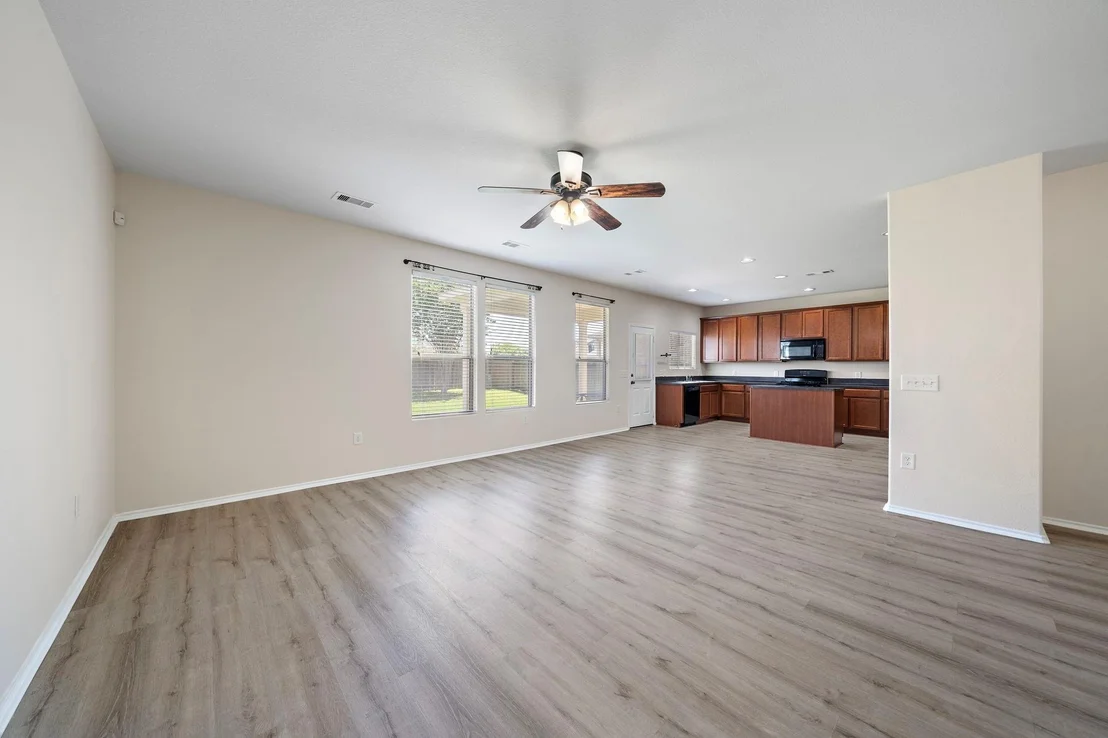 Photo of 1418 S Maple Drive