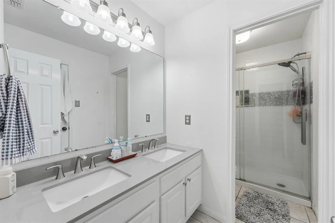 Photo of 20007 Powerscourt Drive
