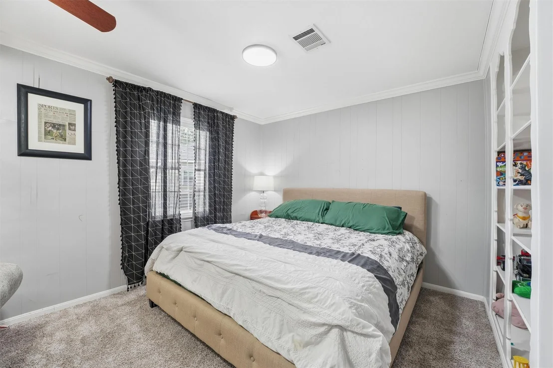 Photo of 615 Brenwick Court