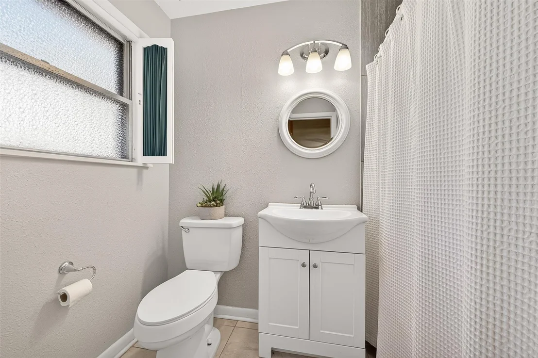 Photo of 5610 Belrose Drive