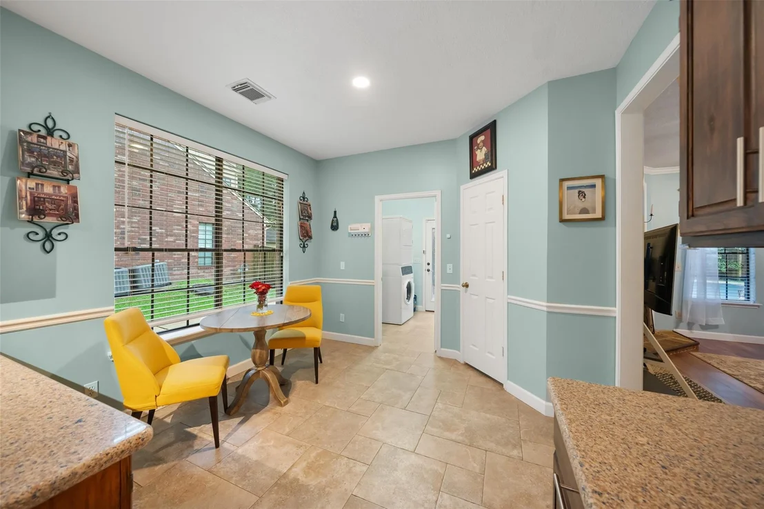 Photo of 84 E Stony End Place