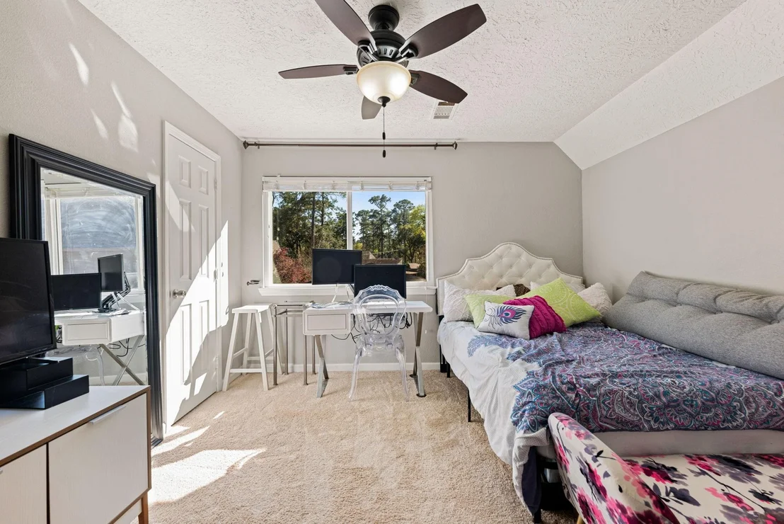 Photo of 8207 Colonial Oaks Lane