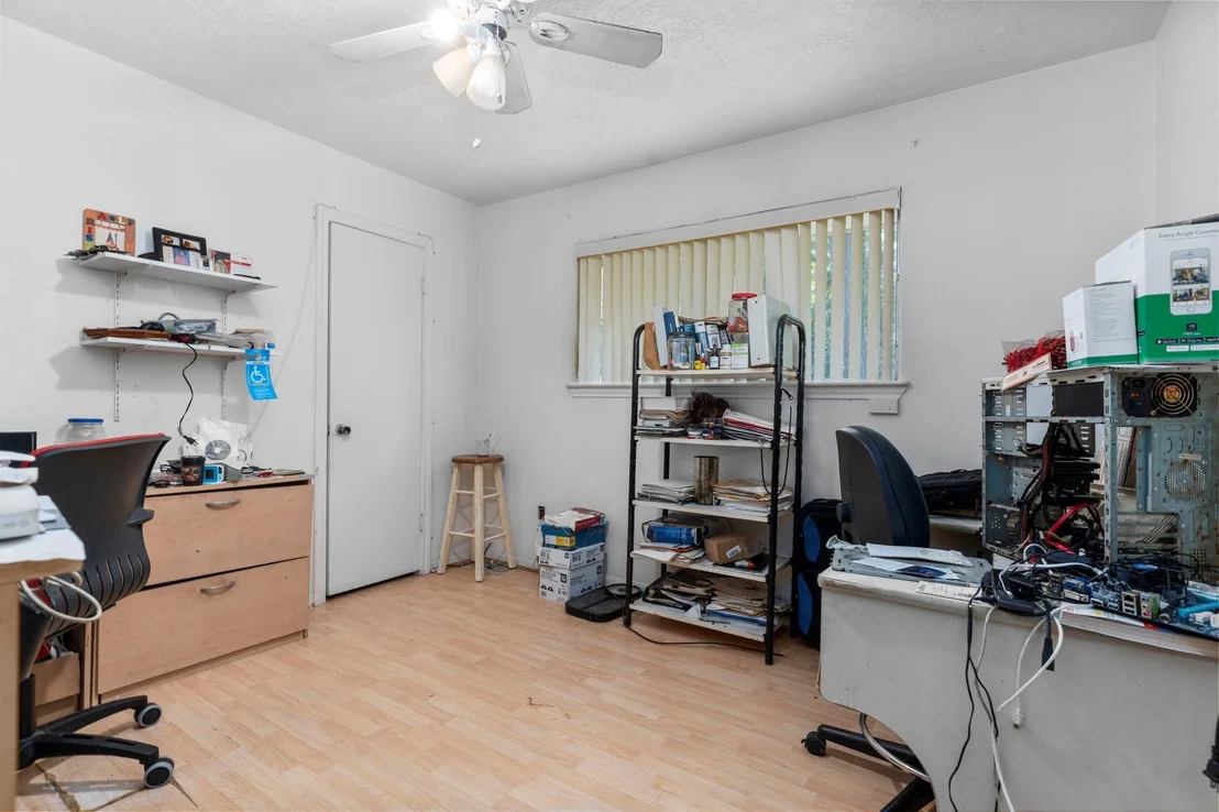 Photo of 2395 Southline Road