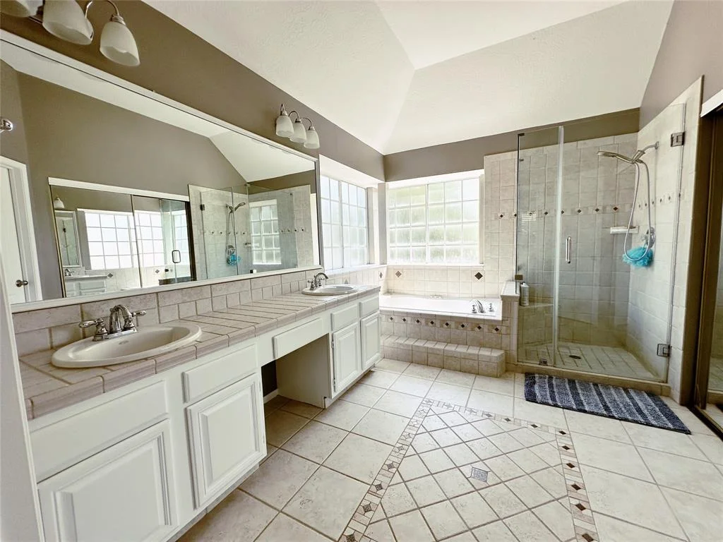 Photo of 16031 Lakestone Drive