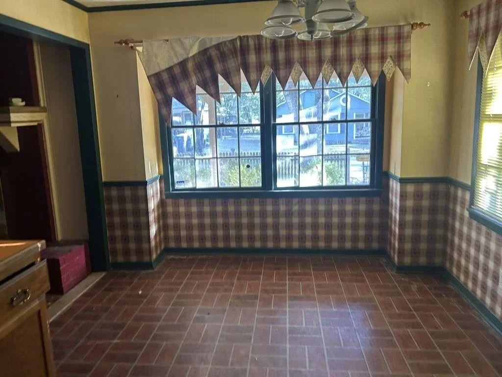 Photo of 710 Jordan Avenue