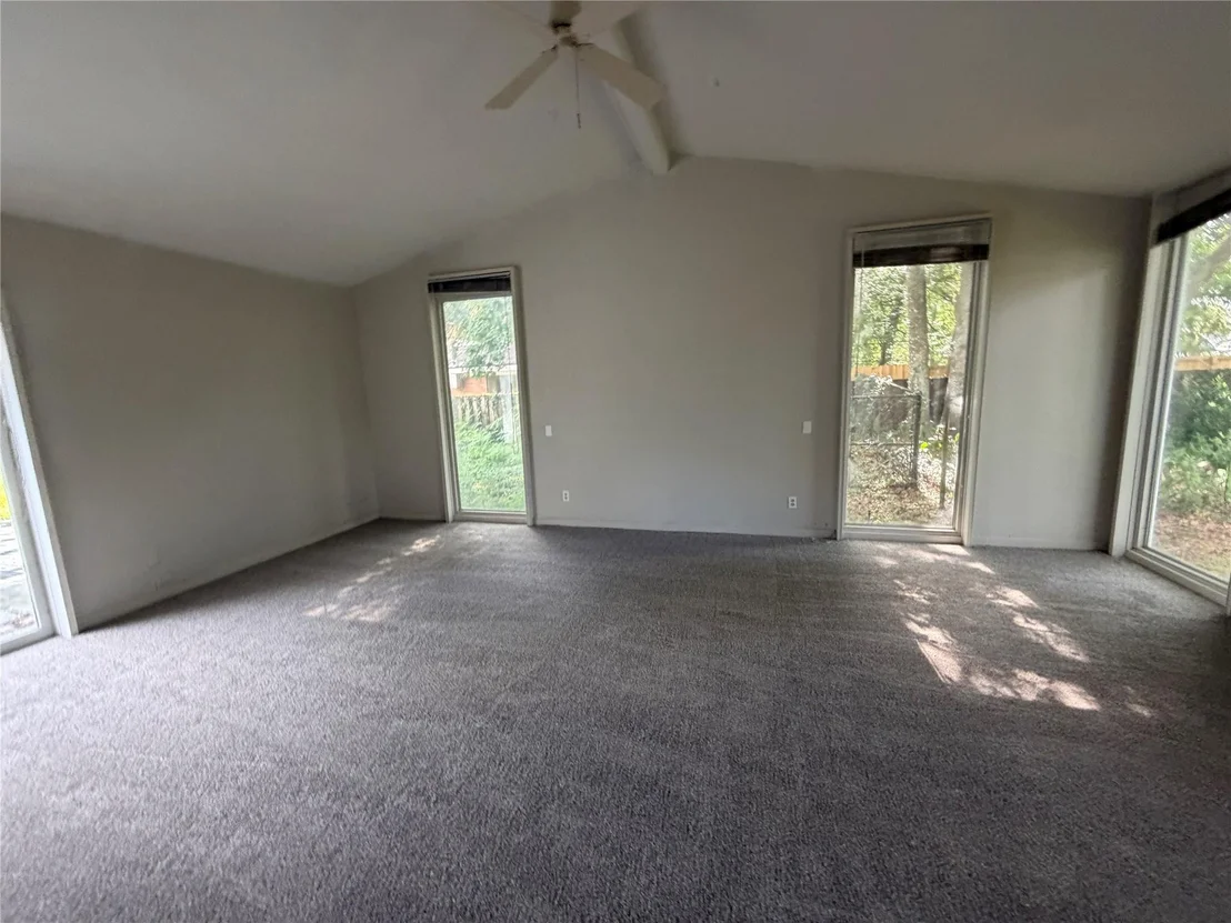 Photo of 3755 Long Avenue