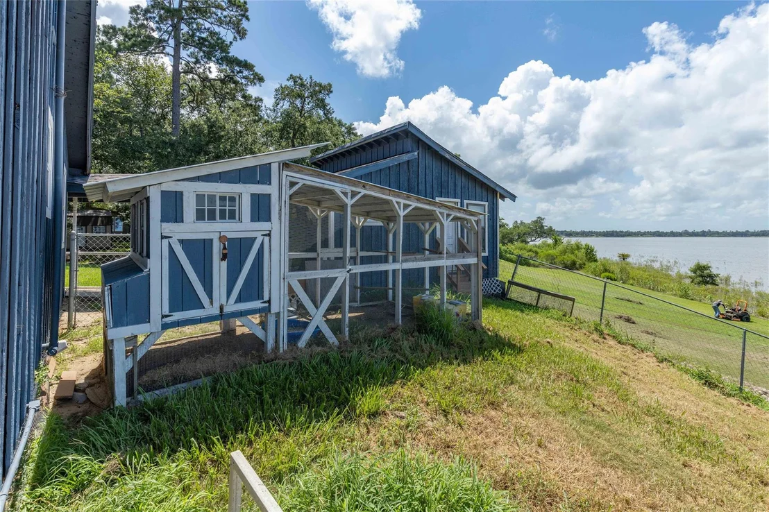 Photo of 3843 Simon Road