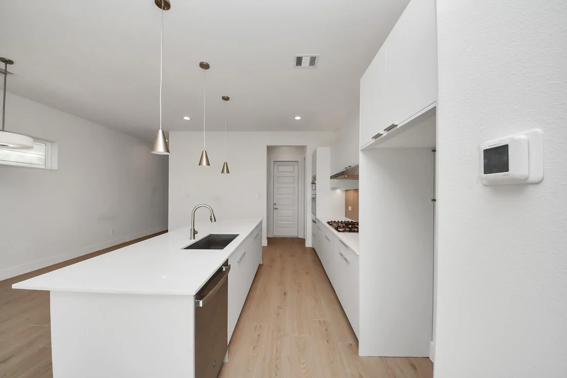 Photo of 2106 Diagonal Lane
