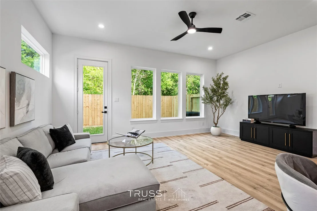 Photo of 6115 Grace Lane