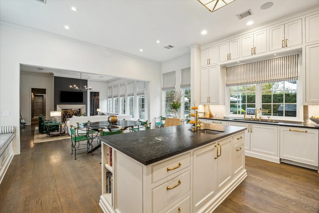Photo of 2520 Del Monte Drive