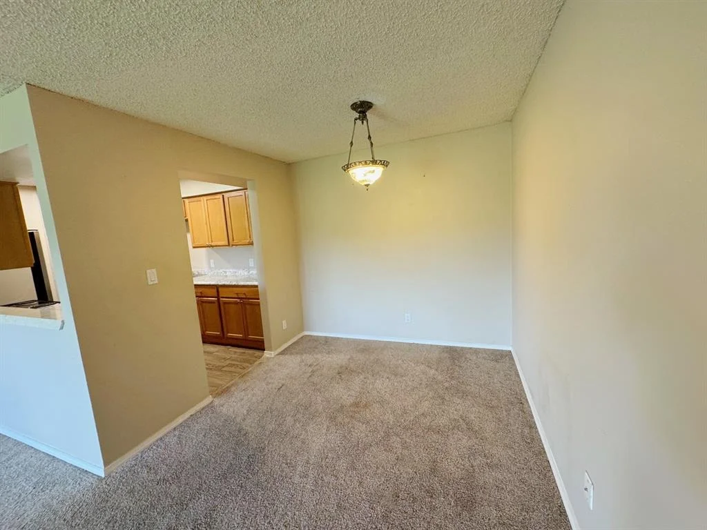Photo of Unit 12A at 2501 Gulf Freeway