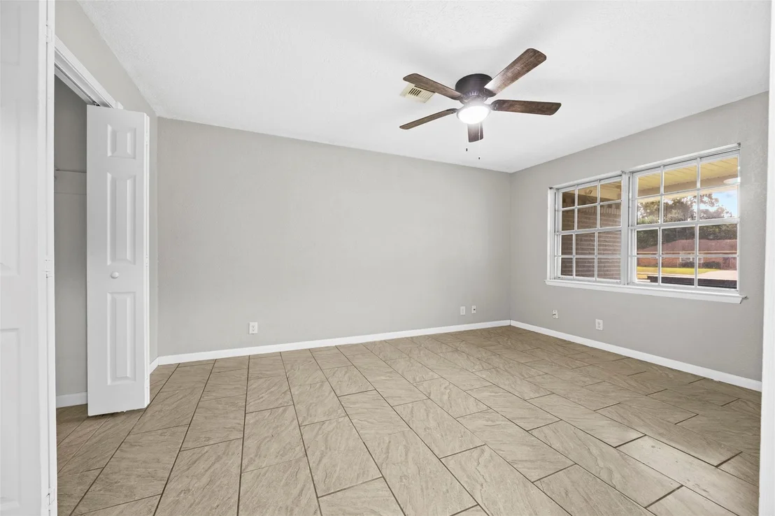 Photo of 539 Edgebrook Drive