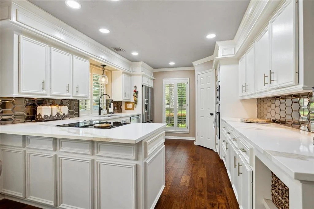 Photo of 15927 Meadowside Drive
