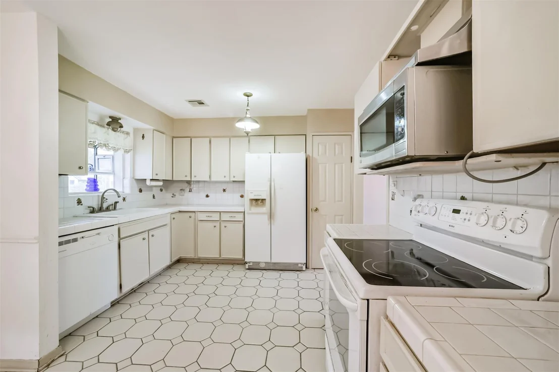 Photo of 7510 Romney Road