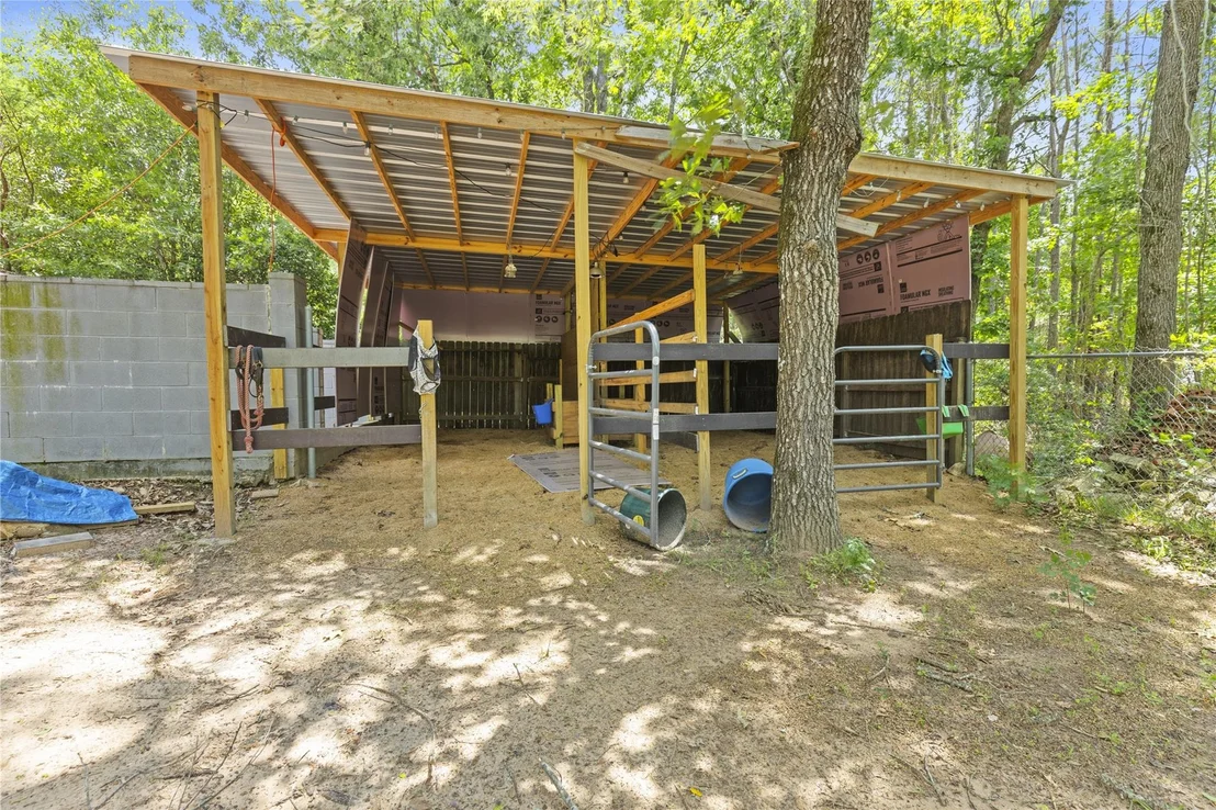 Photo of 203 Mapleleaf Street