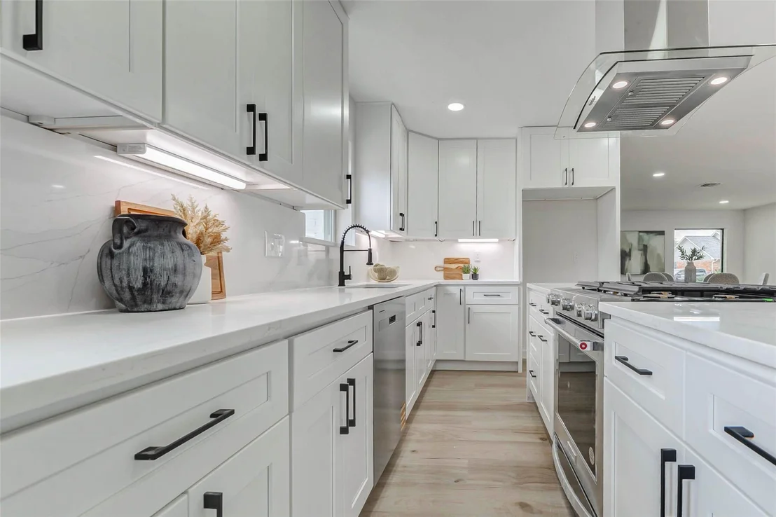 Photo of 9923 Emnora Lane
