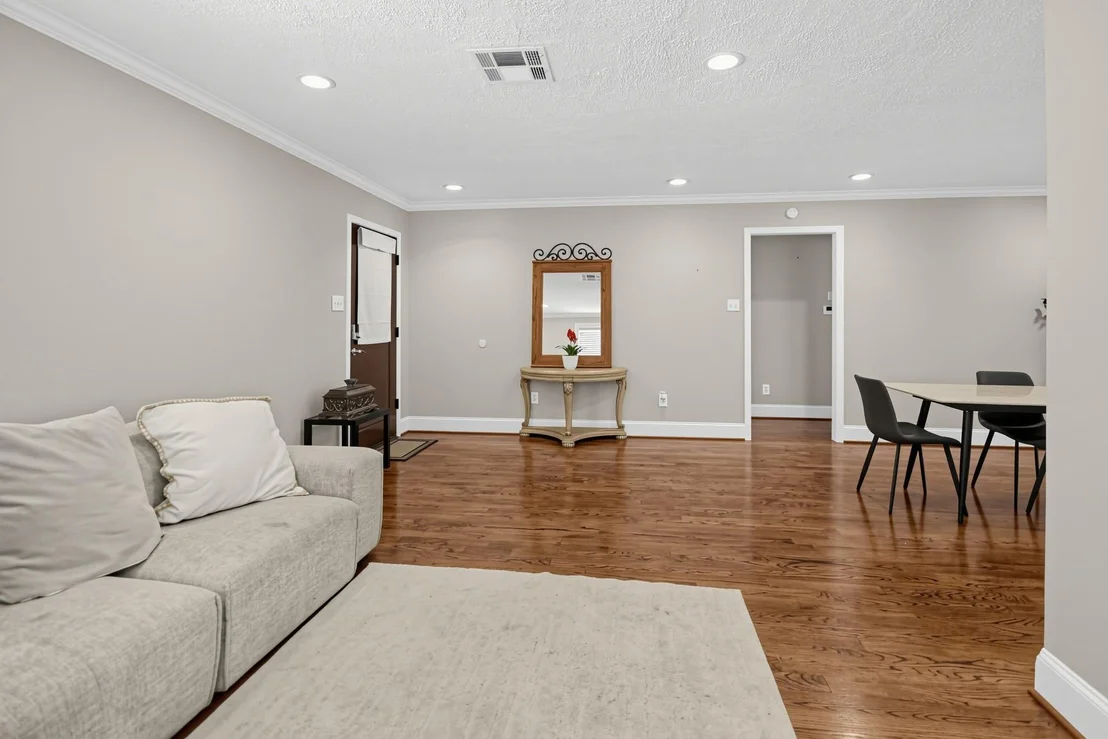 Photo of 1111 Timbergrove Lane