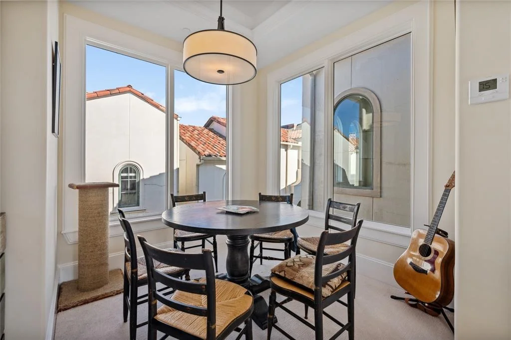 Photo of Unit E at 1700 Sunset Boulevard