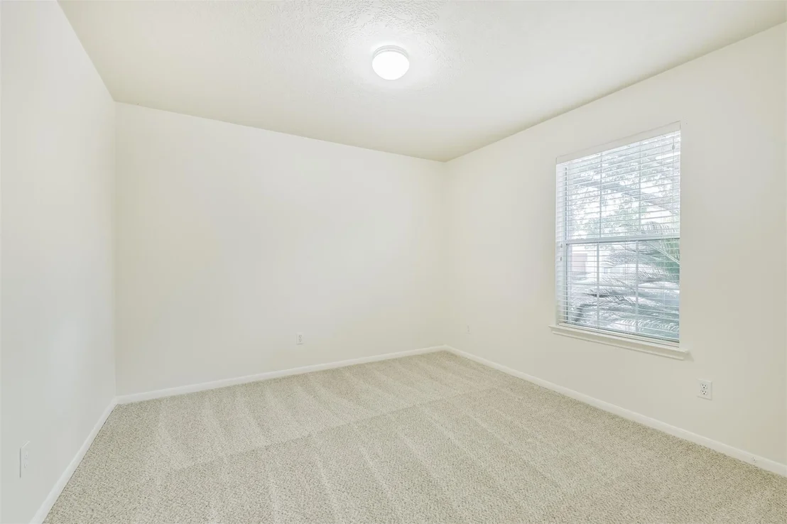 Photo of 2415 Fox River Lane