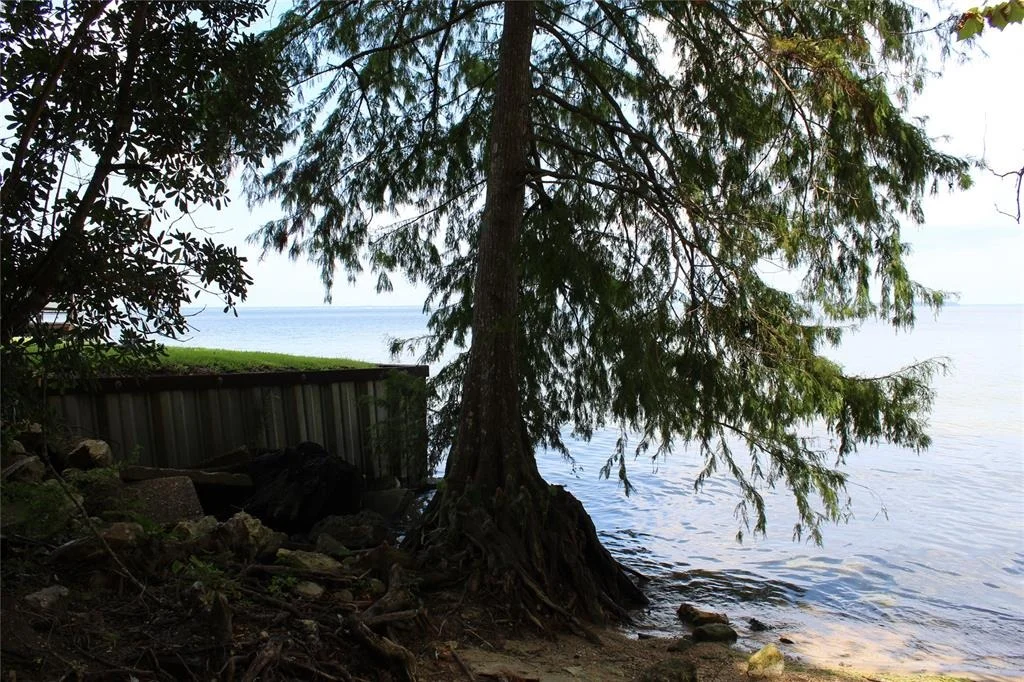 Photo of 1901 Lakeview Estates Drive