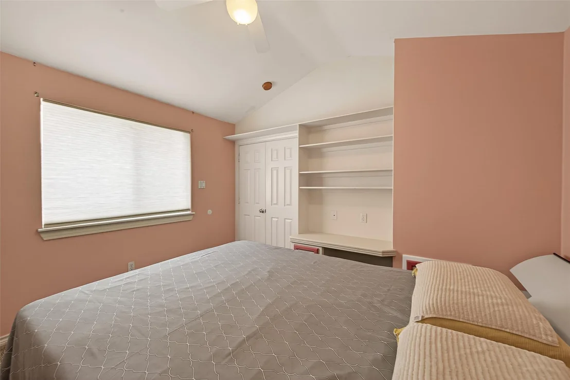 Photo of 5437 Loch Lomond Drive