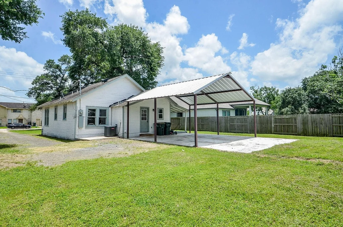 Photo of 1615 Eagle Lake Road