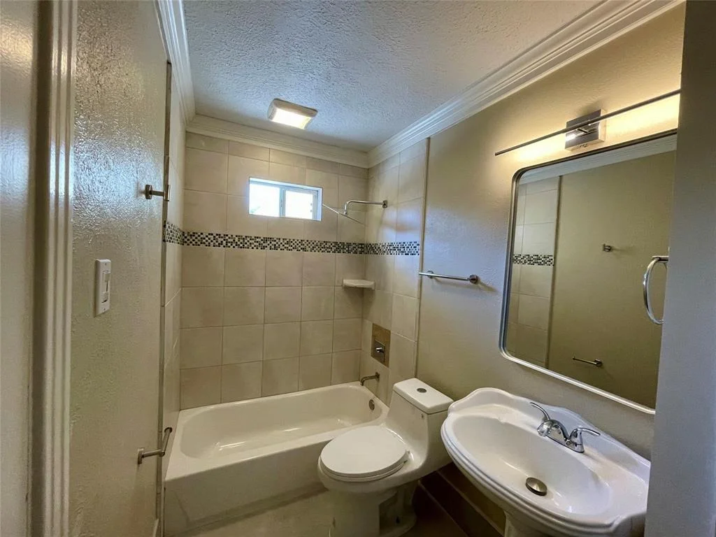 Photo of 1635 Chippendale Road