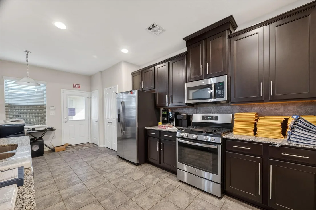 Photo of 7115 Pavilion Drive