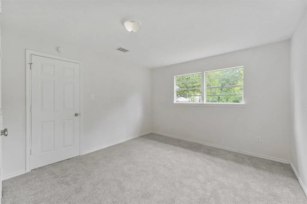 Photo of 1024 Columbia River Road