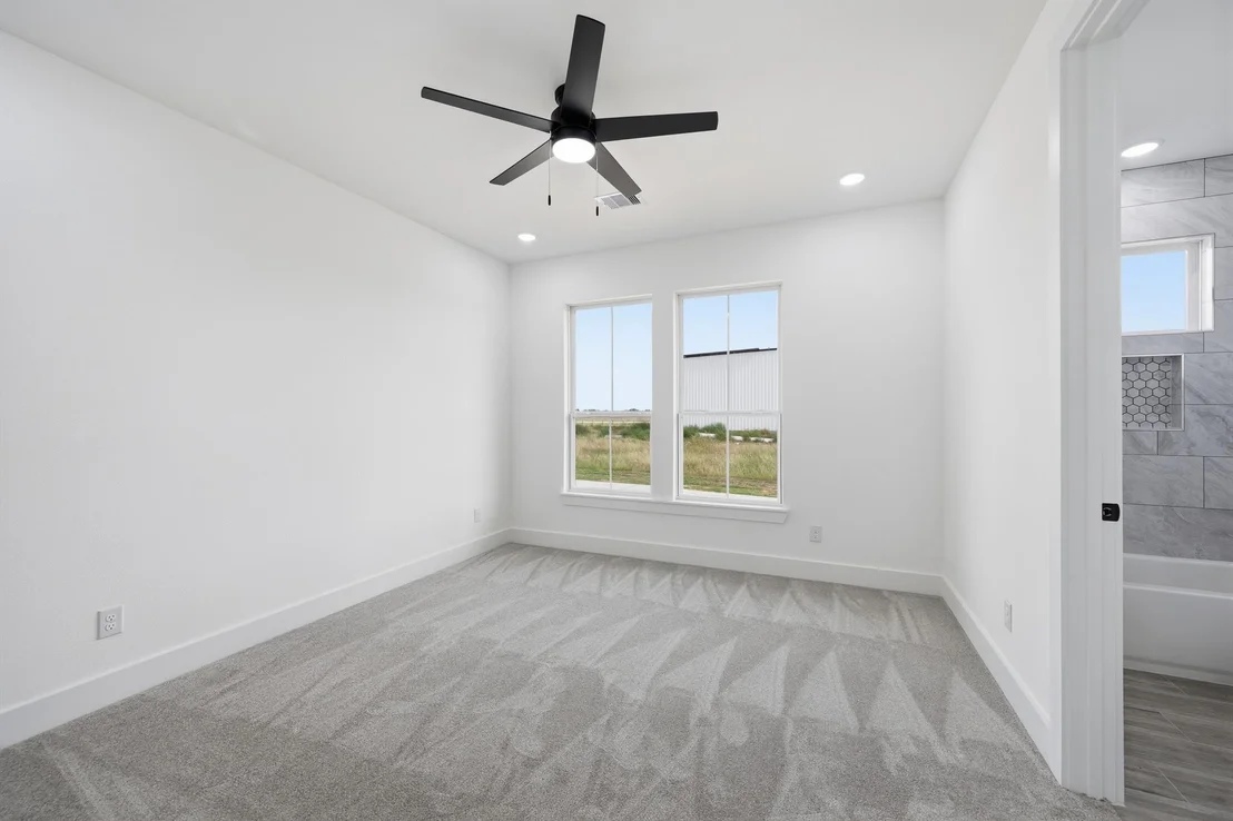 Photo of 11908 Roesler