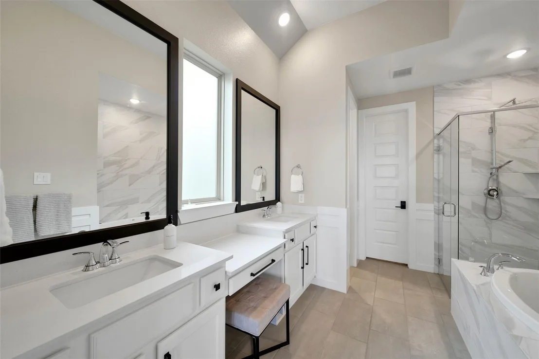 Photo of 2554 Forbidden Fig Row
