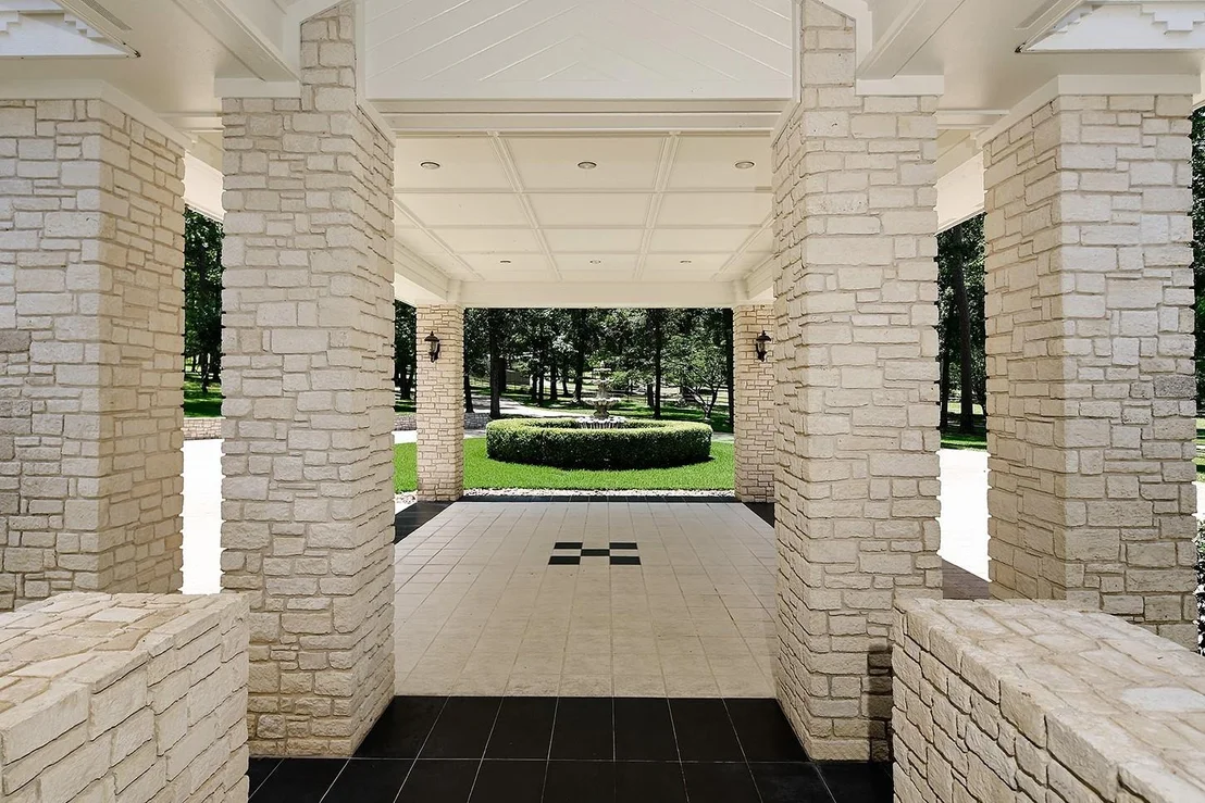 Photo of 13882 Longwood Drive
