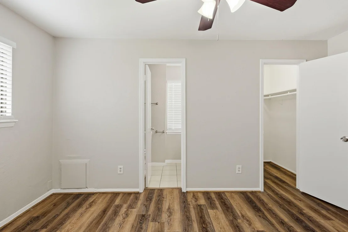 Photo of 15119 Bathurst Drive