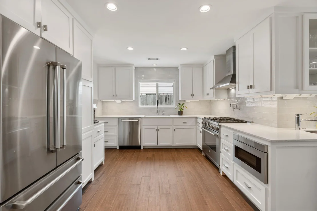 Photo of 842 W Forest Drive