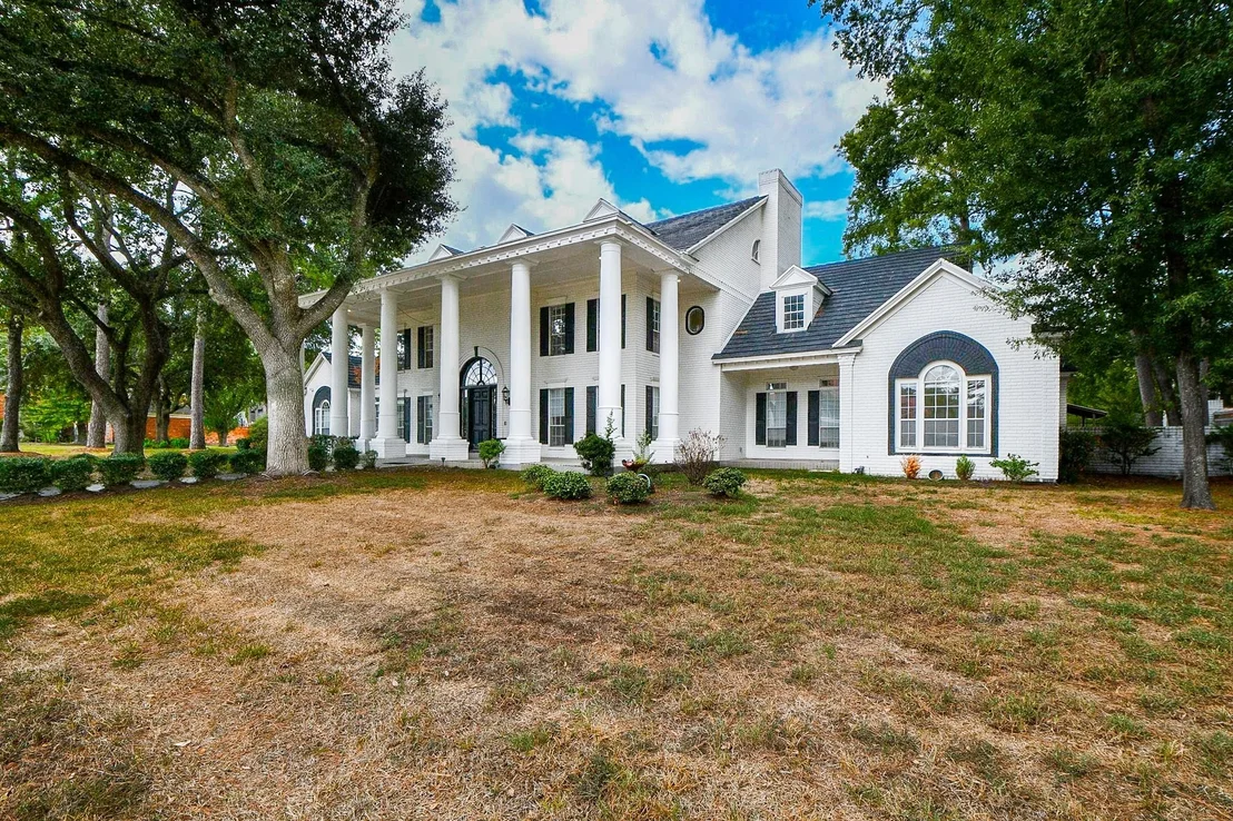Photo of 2922 Cedar Woods Place