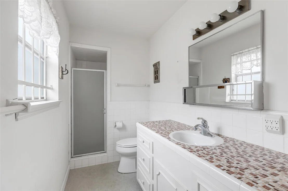 Photo of 14030 Roundstone Lane