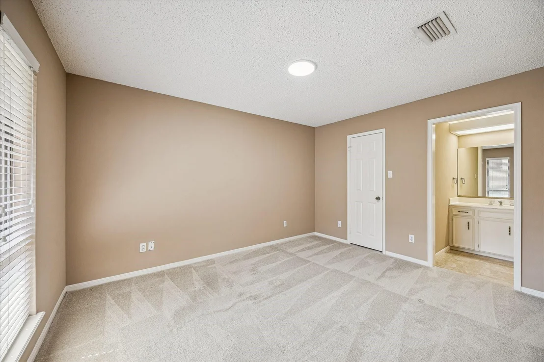 Photo of 85 Crestwood Circle