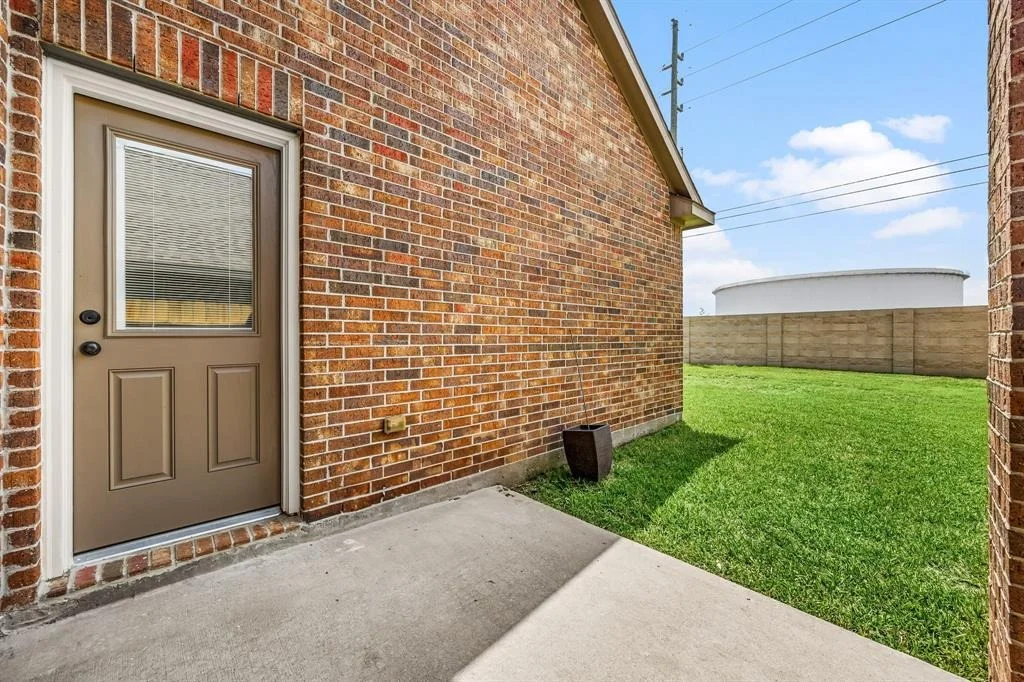 Photo of 6110 Nicholas Lane
