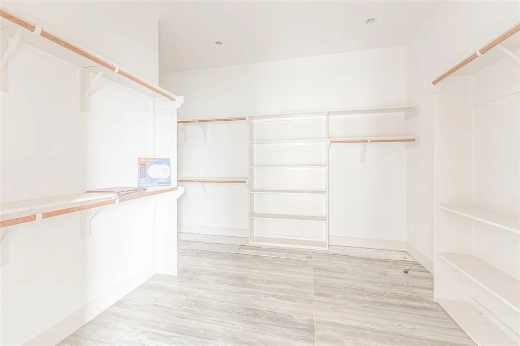 Photo of 2291 Riverside Drive