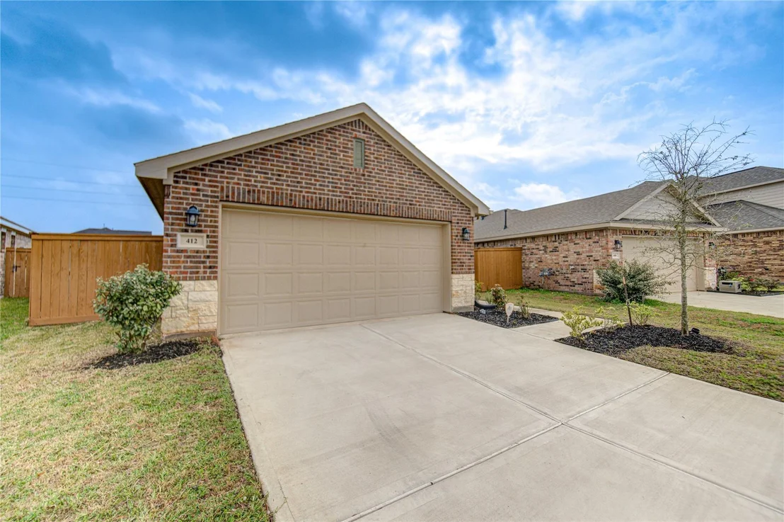 Photo of 412 Sunray Lake Lane