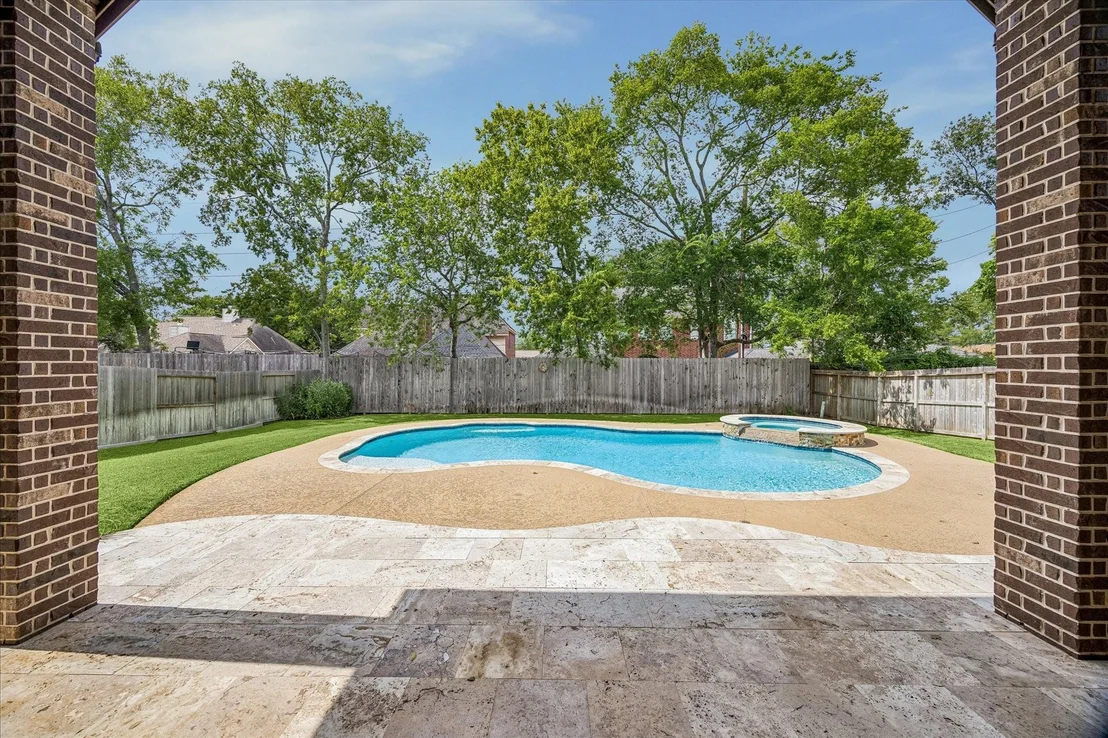 Photo of 18638 Roslyn Springs Drive