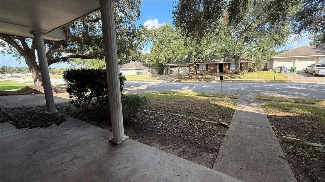 Photo of 203 Longfellow Lane
