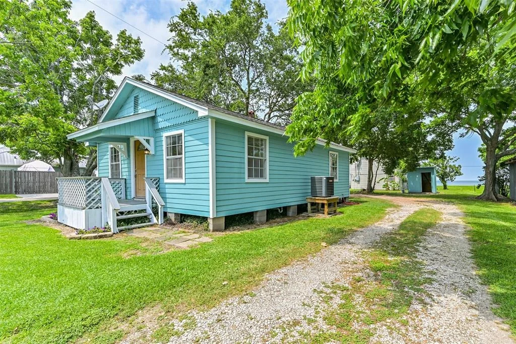 Photo of 4803 W Bayshore Drive