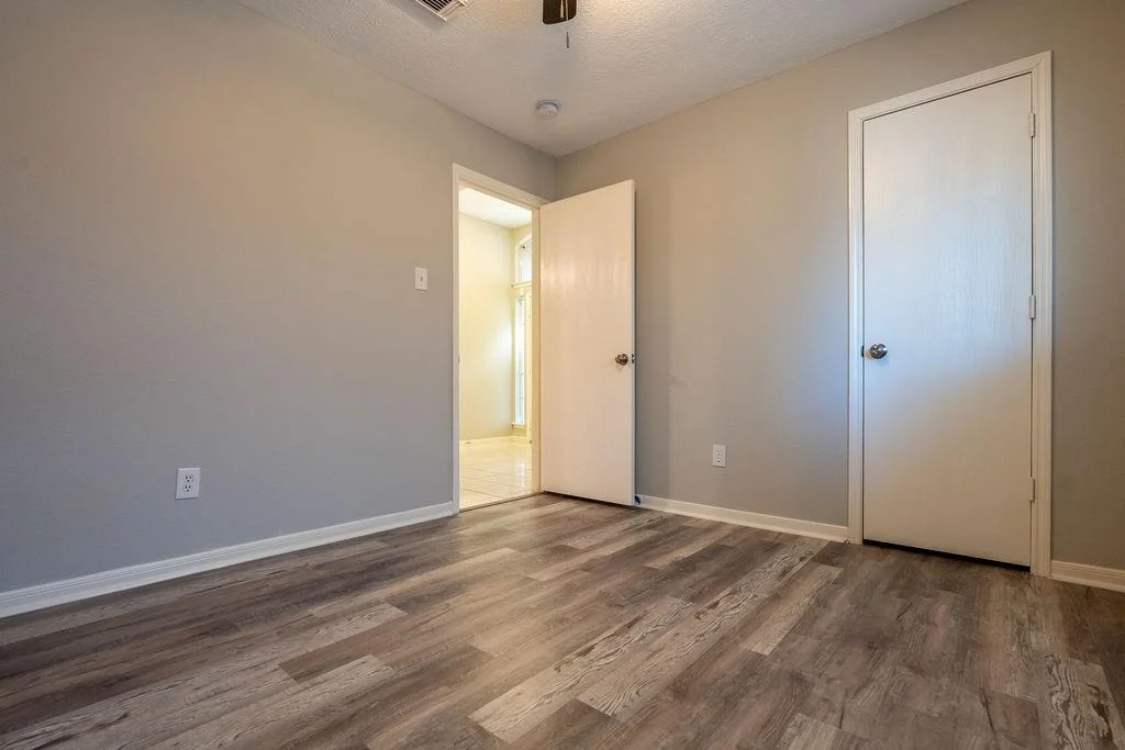Photo of 9926 Goldenglade Drive