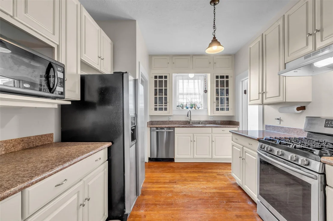 Photo of 2519 White Oak Drive