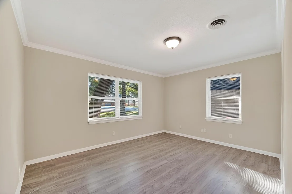 Photo of 105 Longridge Drive