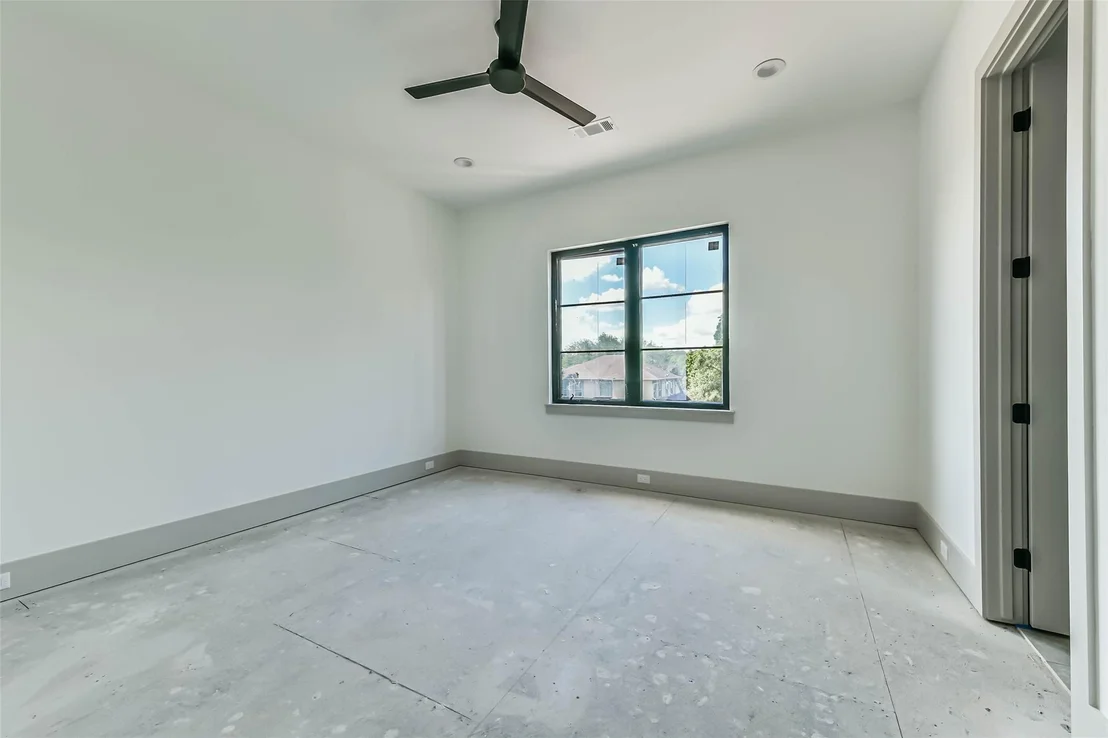 Photo of 4927 Heatherglen Drive
